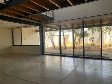 Casa en VENTA dentro de  exclusivo fraccionamiento HUERTAS EL CAMEN