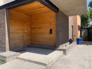 Casa en VENTA dentro de  exclusivo fraccionamiento HUERTAS EL CAMEN