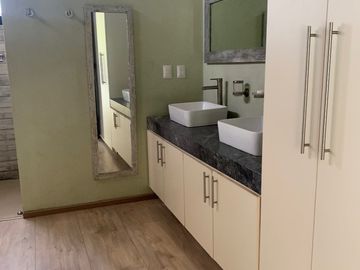 Casa en VENTA dentro de  exclusivo fraccionamiento HUERTAS EL CAMEN