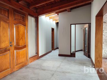 GRAN CASA DE 6 DORM EN VENTA EN EXCLUSIVO CONDOMINIO CASUARINAS