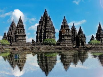 Rumah Etnik dengan lingkungan asri Prambanan dan luas tanah ideal