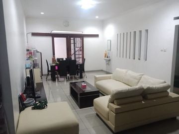 Rumah Di Area POLBAN Ciwaruga Sarijadi 2 Lantai Asri Modern
