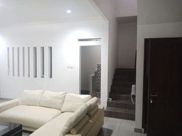 Rumah Di Area POLBAN Ciwaruga Sarijadi 2 Lantai Asri Modern