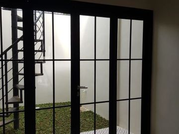 Rumah Siap Huni Nempel Graha Raya