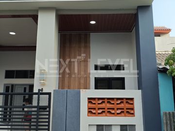 Rumah murah baru renovasi siap huni lokasi tidak banjir di pondok ungu permai Kota Bekasi