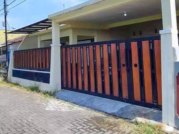 Rumah Baru 2,5 Lantai Luas 190 di Karanglo Arjosari kota Malang