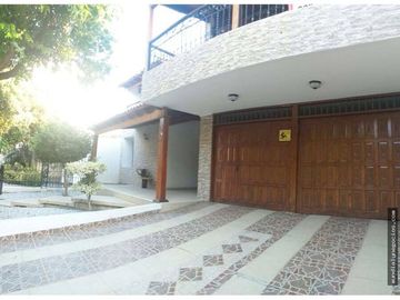 CASA EN VENTA BARRIO JARDÍN- SANTA MARTA | 739