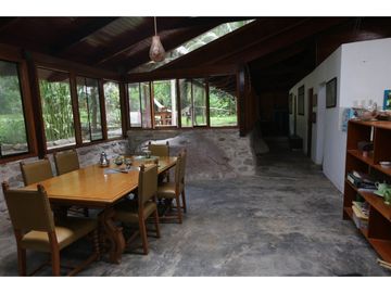 Hermosa casa ecologica al canto del Rio Shilcayo