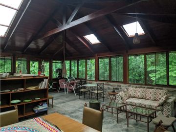 Hermosa casa ecologica al canto del Rio Shilcayo