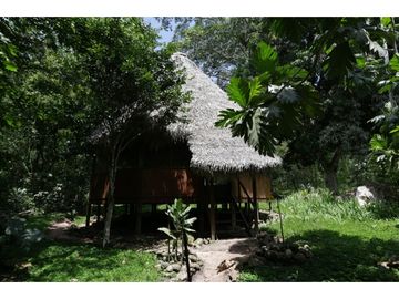 Hermosa casa ecologica al canto del Rio Shilcayo
