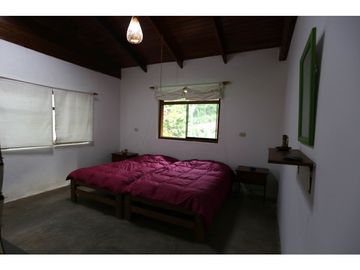 Hermosa casa ecologica al canto del Rio Shilcayo