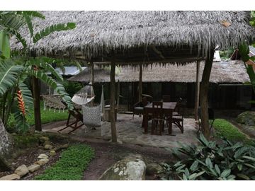 Hermosa casa ecologica al canto del Rio Shilcayo