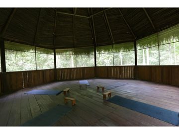 Hermosa casa ecologica al canto del Rio Shilcayo