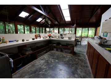 Hermosa casa ecologica al canto del Rio Shilcayo