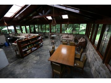 Hermosa casa ecologica al canto del Rio Shilcayo