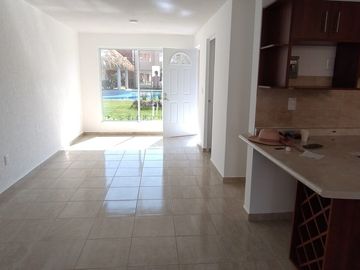 PREVENTA CASA EN CONDOMINIO CON RECÁMARA EN PLANTA BAJA EN TEZOYUCA, MOR.