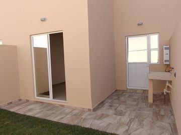PREVENTA CASA EN CONDOMINIO CON RECÁMARA EN PLANTA BAJA EN TEZOYUCA, MOR.
