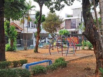 EDISI TURUN HARGA  RUMAH DEPAN TAMAN DI PONDOK KELAPA
