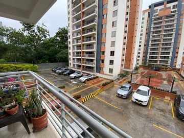 VENTA APARTAMENTO EN CAÑAVERAL CERCA DEL CLUB CAMPESTRE. Cod V8738