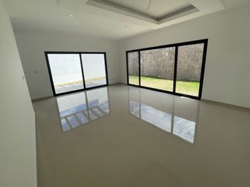 CASA EN VENTA PRIV. LA VISTA