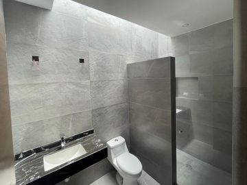 CASA EN VENTA PRIV. LA VISTA