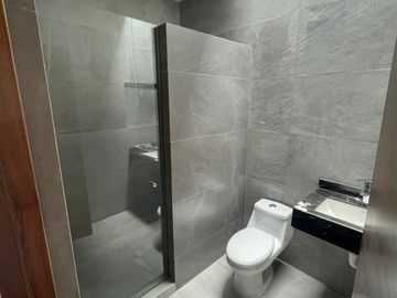 CASA EN VENTA PRIV. LA VISTA