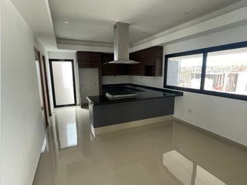 CASA EN VENTA PRIV. LA VISTA