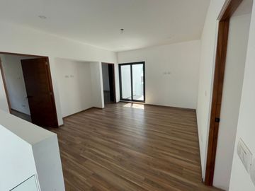CASA EN VENTA PRIV. LA VISTA