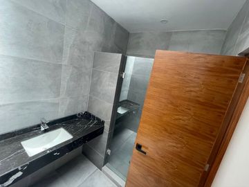 CASA EN VENTA PRIV. LA VISTA