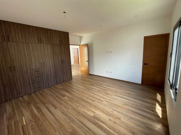 CASA EN VENTA PRIV. LA VISTA