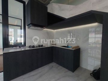 Rumah Bangunan Baru Mewah Bergaya Eropa Harga Terjangkau Casa Varya Puri Gardena