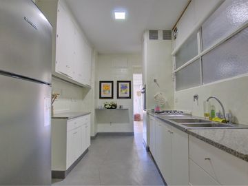 Cerrito Av. Santa Fe  - 3 Dor c/dep - Súper Luminoso