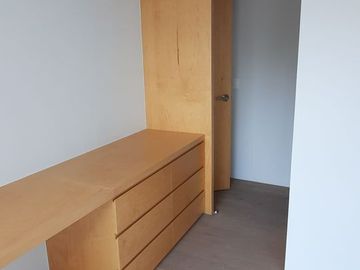DEPARTAMENTO CON BUENA ILUMINACIÓN