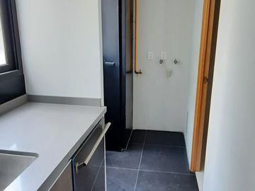 DEPARTAMENTO CON BUENA ILUMINACIÓN
