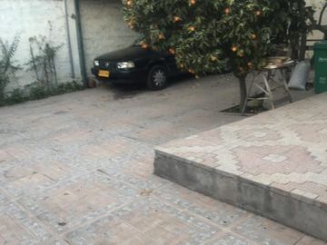 Casa grande en esquina, Mateo Toro y Zambrano
