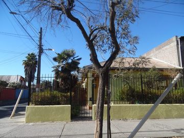 Casa grande en esquina, Mateo Toro y Zambrano