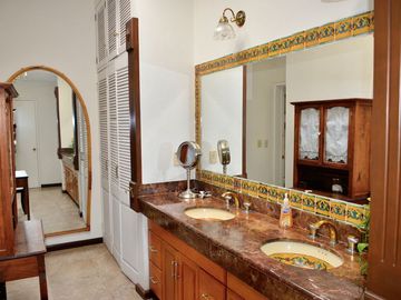 Muy bonita casa en exclusivo condominio en Sumiya