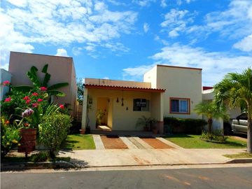 Sea Confiable Vende Casa en Arboledas Cluster Los Olivos