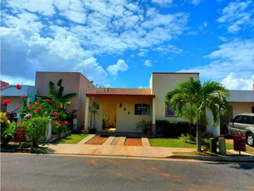 Sea Confiable Vende Casa en Arboledas Cluster Los Olivos
