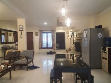 DIJUAL RUMAH 2 LT LINGKUNGAN NYAMAN DAN STRATEGIS DI TEBET UTARA