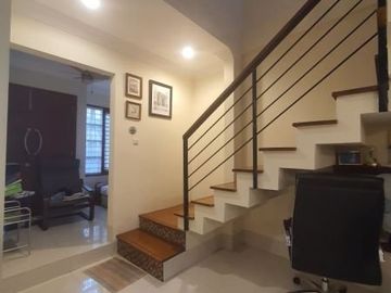 DIJUAL RUMAH 2 LT LINGKUNGAN NYAMAN DAN STRATEGIS DI TEBET UTARA
