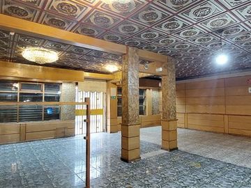 Local comercial en arriendo a la calle en Av. Matta.