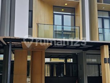 Dijual Rumah Cantik Dan Siap Huni Furnish,Cluster SVADHI TANAKAYU