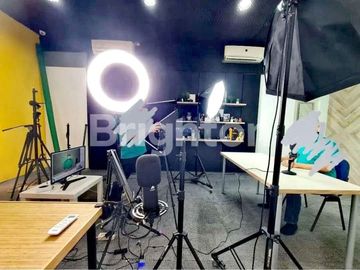 RUMAH STUDIO SELANGKAH RAYA DIPONEGORO, TUNJUNGAN, WONOKROMO