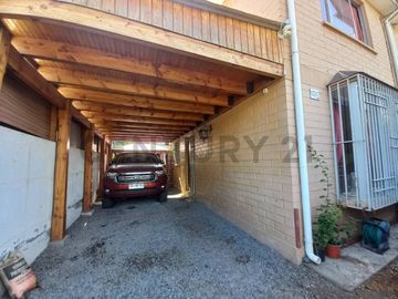Se vende casa en el Solar etapa 4