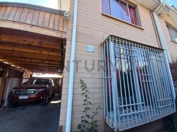 Se vende casa en el Solar etapa 4