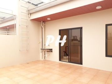 Brand New Modern Town House w/ 4 Bedrooms and 2 Car Gar. In Quezon City Near Mindanao Ave. PH909