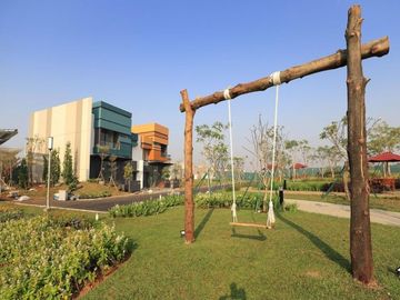 Mozart Symphonia Summarecon Serpong dekat Danau, rumah Canggih Modern, Split Level