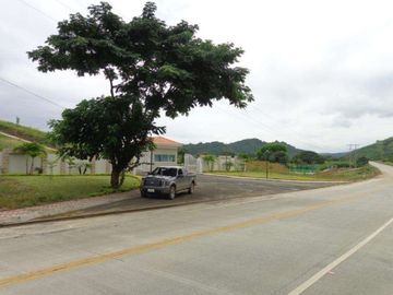 Vendo Hermoso Terreno de 305 m² en Playa Escondida / Manabi