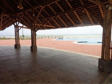 Vendo Hermoso Terreno de 305 m² en Playa Escondida / Manabi